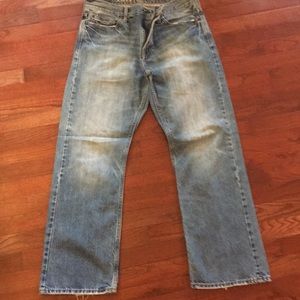 Men’s American eagle jeans.